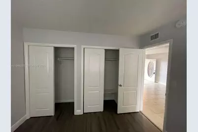 2330 NW 11th St #9, Miami, FL 33125 - Photo 9