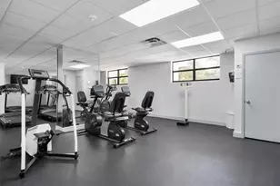 600 Parkview Dr, Hallandale Beach, FL 33009 - Photo 25