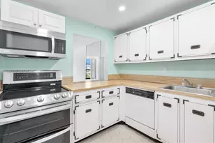 600 Parkview Dr, Hallandale Beach, FL 33009 - Photo 9