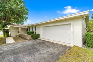 15200 SW 84th Ave, Palmetto Bay, FL 33157 - Photo 1