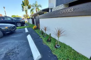 20033 NE 2nd Pl, Miami, FL 33179 - Photo 23