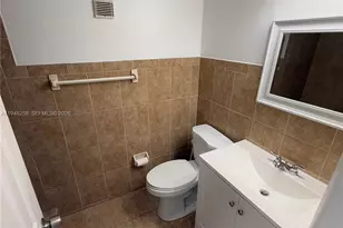 7105 W 13th Ave, Hialeah, FL 33014 - Photo 21