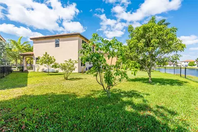 151 SE 22nd Ave, Homestead, FL 33033 - Photo 7