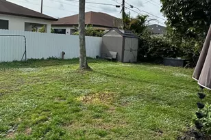 4820 SW 11th Ct, Plantation, FL 33317 - Photo 11