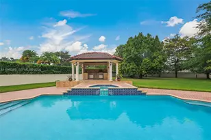 10261 SW 58th St, Miami, FL 33173 - Photo 15