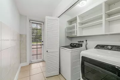 10261 SW 58th St, Miami, FL 33173 - Photo 17