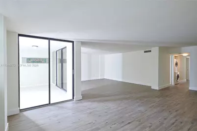 5845 Collins Ave #304, Miami Beach, FL 33140 - Photo 7