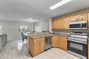 9032 NW 38th Dr, Coral Springs, FL 33065 - Photo 9