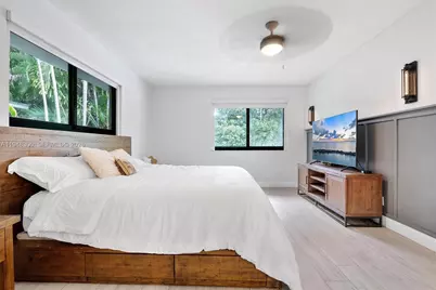 10570 NE 3rd Ave, Miami Shores, FL 33138 - Photo 31