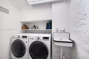 1234 S Greenway Dr, Coral Gables, FL 33134 - Photo 43