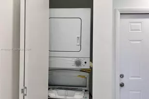 1717 NW 15th Street Rd, Miami, FL 33125 - Photo 9