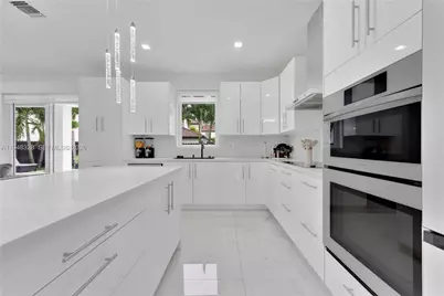 14452 SW 10th St, Miami, FL 33184 - Photo 9