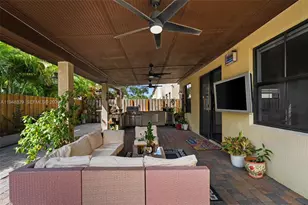 8658 NW 99th Path, Doral, FL 33178 - Photo 7