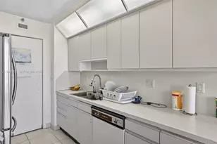 19355 Turnberry Way, Aventura, FL 33180 - Photo 17