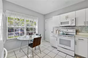 6004 Red Plum Ct, Tamarac, FL 33321 - Photo 7