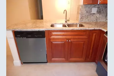 3017 N Oakland Forest Dr #106, Oakland Park, FL 33309 - Photo 5