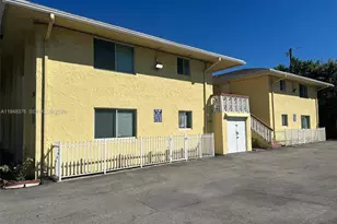 724 NE 4th St, Hallandale Beach, FL 33009 - Photo 11