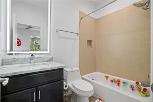 2913 Cascada Isle Way, Cooper City, FL 33024 - Photo 25