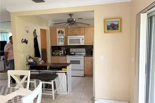 330 N 69th Way, Hollywood, FL 33024 - Photo 5