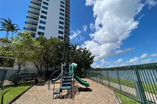 2681 N Flamingo Rd, Sunrise, FL 33323 - Photo 35