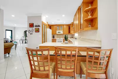 10210 SW 191st St, Cutler Bay, FL 33157 - Photo 9