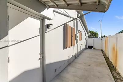 3521 NW 18th Pl, Lauderhill, FL 33311 - Photo 25