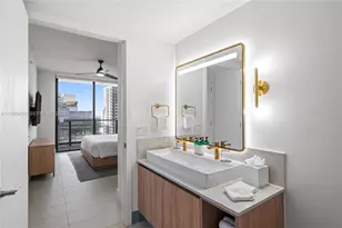 159 NE 6th St, Miami, FL 33132 - Photo 23