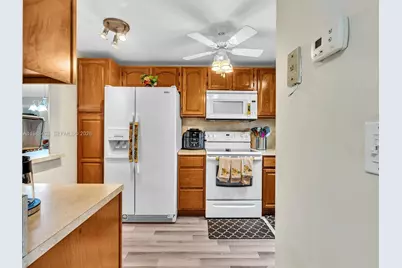 9420 S Hollybrook Lake Dr #302, Pembroke Pines, FL 33025 - Photo 13