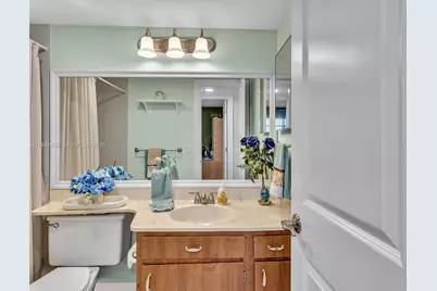 9420 S Hollybrook Lake Dr #302, Pembroke Pines, FL 33025 - Photo 21