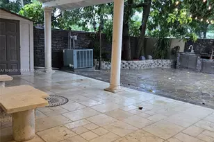 19740 Cypress Ct, Hialeah, FL 33015 - Photo 11