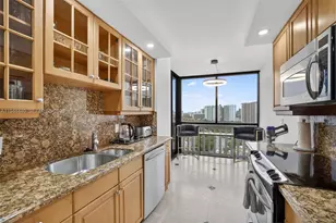 1000 Island Blvd, Aventura, FL 33160 - Photo 23