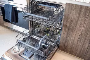 159 NE 6th St, Miami, FL 33132 - Photo 13