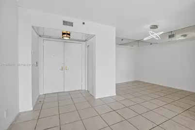 20281 E Country Club Dr #405, Aventura, FL 33180 - Photo 7