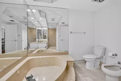 20281 E Country Club Dr #405, Aventura, FL 33180 - Photo 29