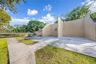 680 Cypress Club Way, Deerfield Beach, FL 33064 - Photo 5