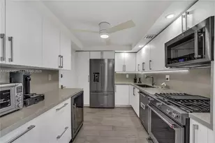 2030 S Ocean Dr, Hallandale Beach, FL 33009 - Photo 31