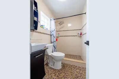 201 E 44th St, Hialeah, FL 33013 - Photo 21