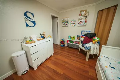 5445 W 27th Ln, Hialeah, FL 33016 - Photo 23