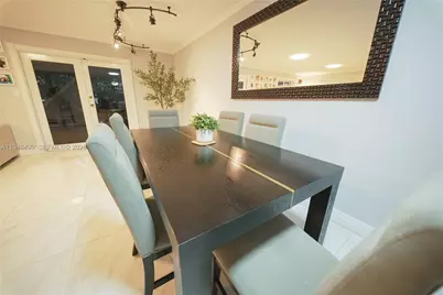 5445 W 27th Ln, Hialeah, FL 33016 - Photo 17