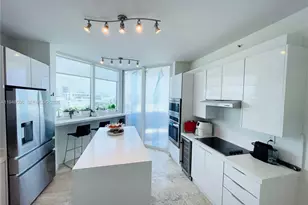 300 South Pointe Dr, Miami Beach, FL 33139 - Photo 11