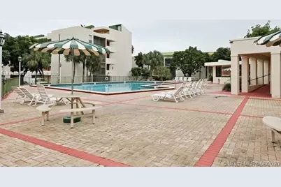 8840 Fontainebleau Blvd #503, Miami, FL 33172 - Photo 11