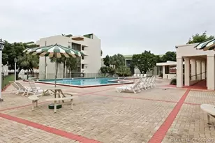 8840 Fontainebleau Blvd, Miami, FL 33172 - Photo 11