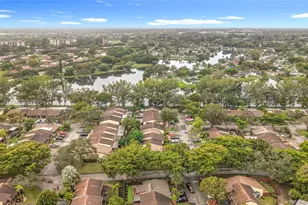 10340 Laurel Ct, Pembroke Pines, FL 33026 - Photo 35