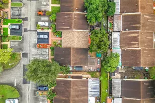 10340 Laurel Ct, Pembroke Pines, FL 33026 - Photo 33