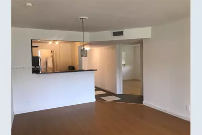 8040 N Colony Cir N #101, Tamarac, FL 33321 - Photo 3