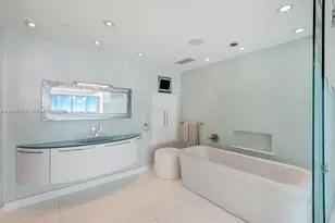 1040 Biscayne Blvd, Miami, FL 33132 - Photo 17