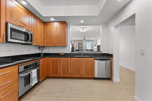 3340 NE 190th St, Aventura, FL 33180 - Photo 7