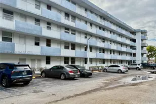 1801 S Treasure Dr, North Bay Village, FL 33141 - Photo 1