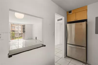 1700 NE 191st St #202, Miami, FL 33179 - Photo 5