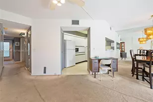 12600 SW 5th Ct, Pembroke Pines, FL 33027 - Photo 11